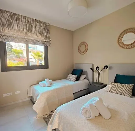 Luxury Golf & Private Garden Apartamento *