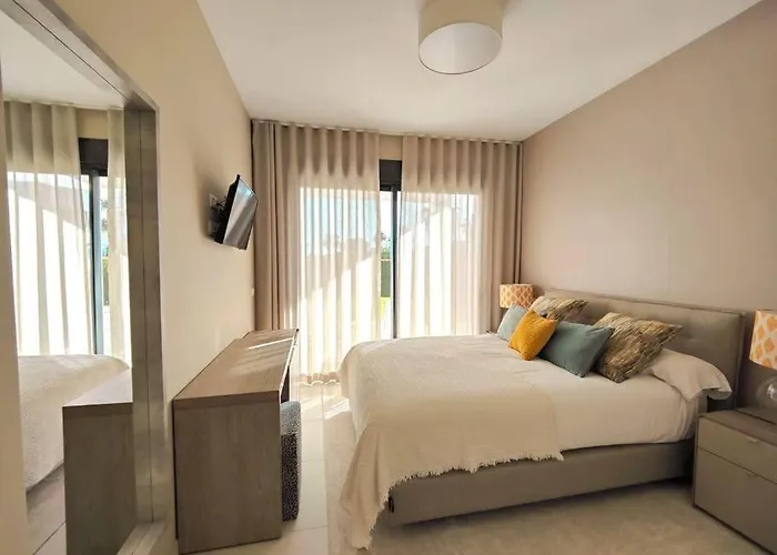 Luxury Golf & Private Garden Apartamento