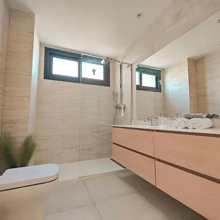 Luxury Golf & Private Garden