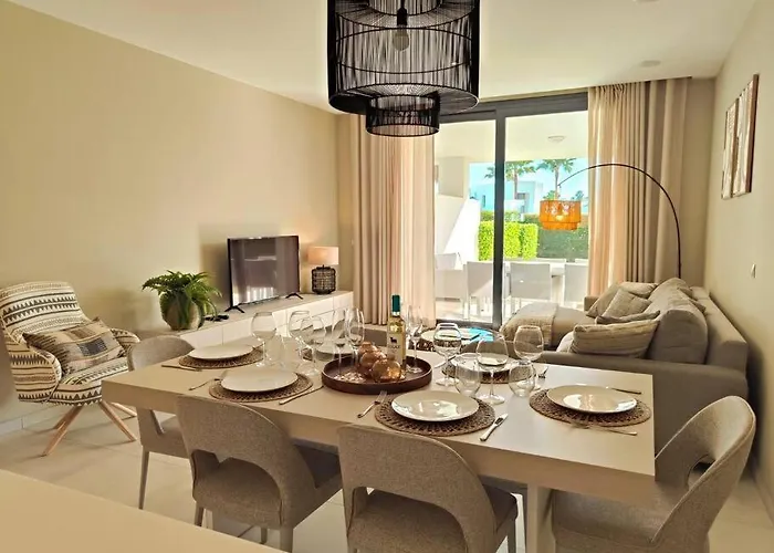 Apartman Luxury Golf & Private Garden Estepona