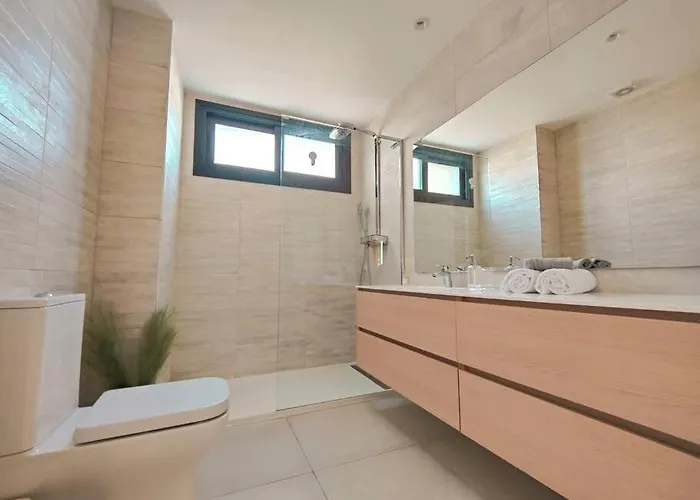 Luxury Golf & Private Garden